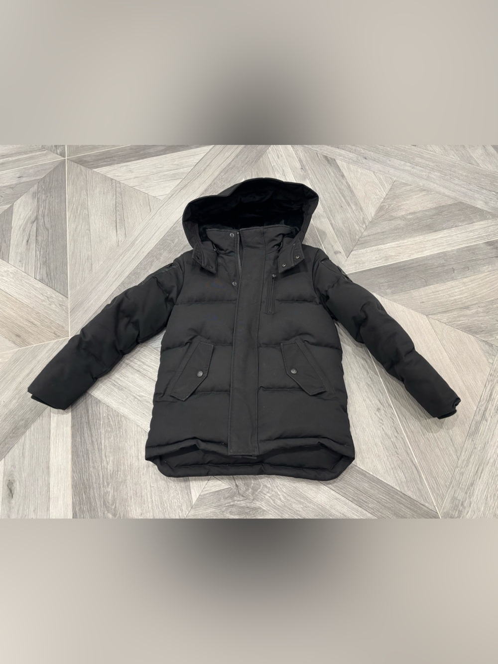 Moose Knuckles Kids Black Hooded Puffer Jacket, Size M